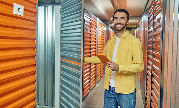 Discover the key to seamless moving with storage units.